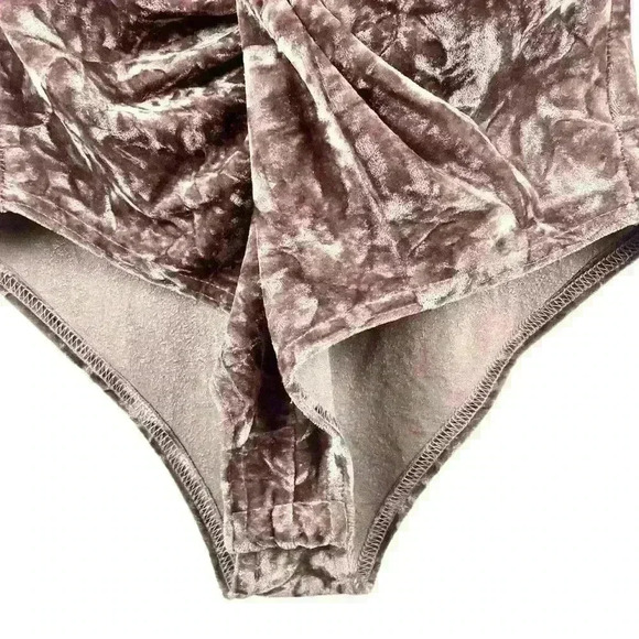 Makers of Dreams Velvet Bodysuit M, Plunge Neck, Twist Front, Boho Chic Sexy Top - Picture 8 of 16